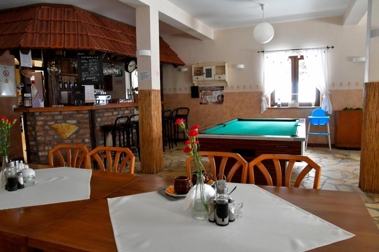 Gosciniec Pod Lubomirem Bed & Breakfast Weglowka  Bagian luar foto