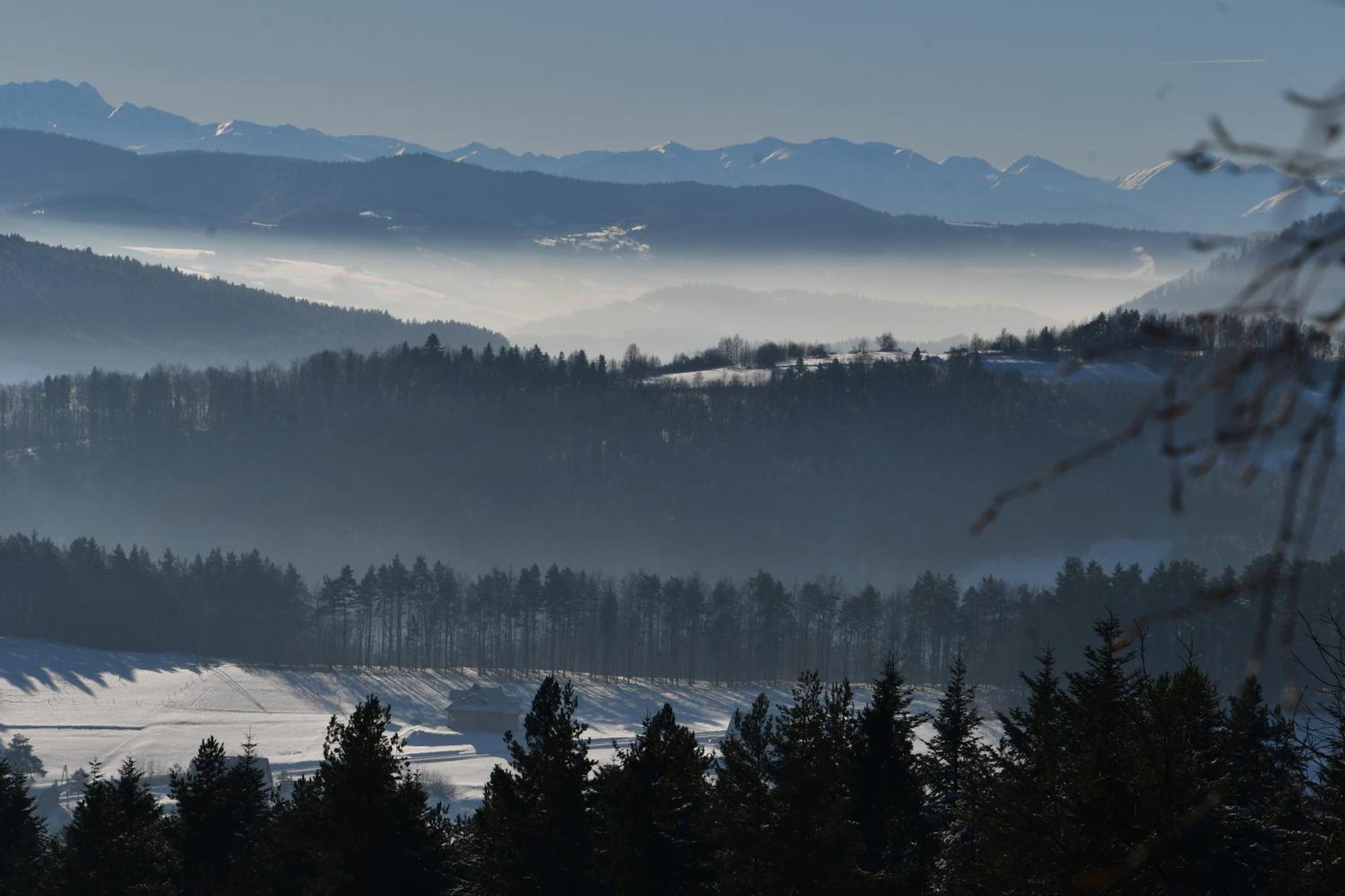 Gosciniec Pod Lubomirem Bed & Breakfast Weglowka  Bagian luar foto