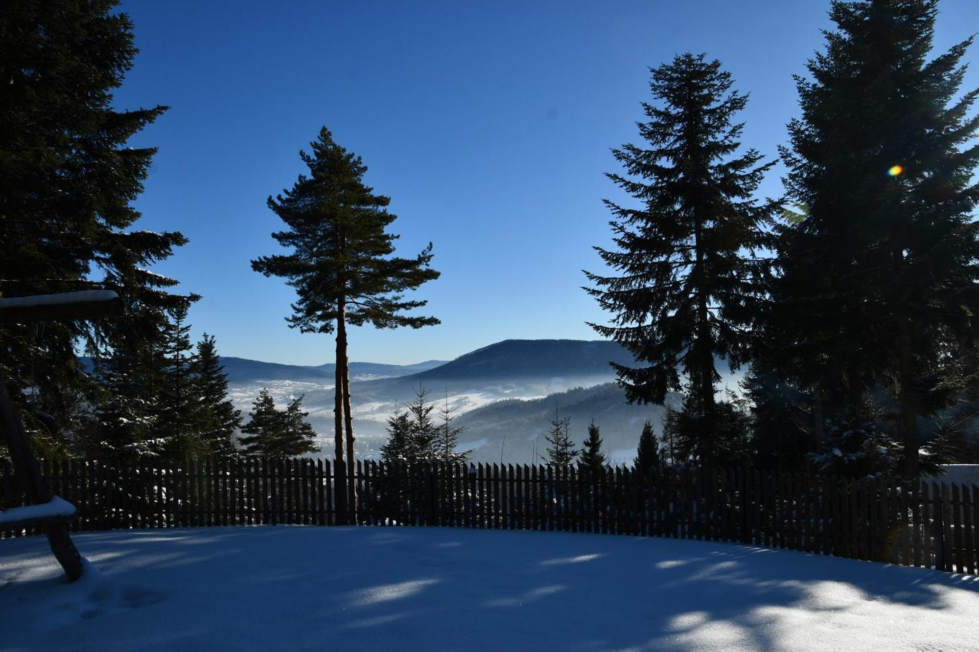 Gosciniec Pod Lubomirem Bed & Breakfast Weglowka  Bagian luar foto