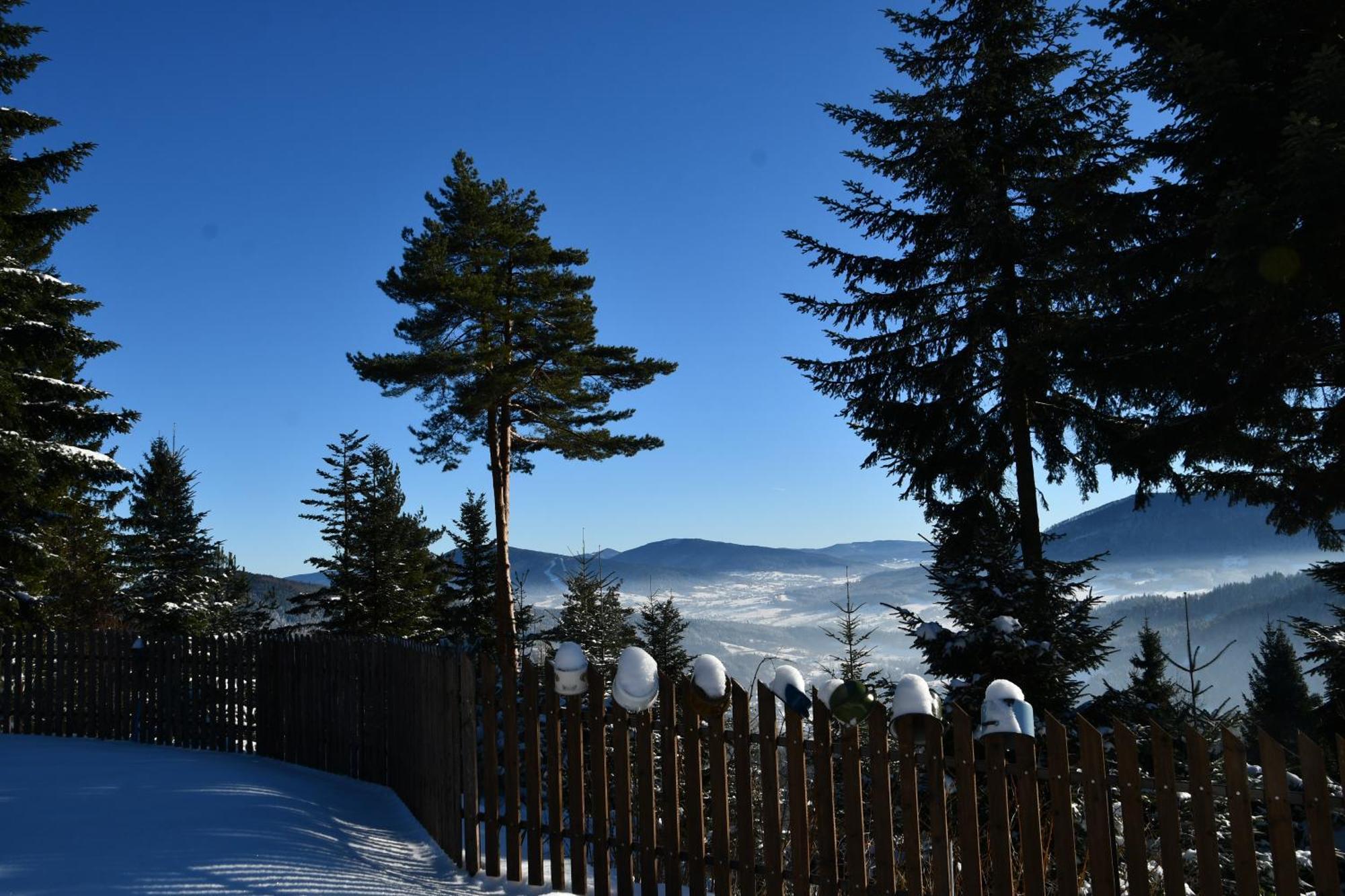Gosciniec Pod Lubomirem Bed & Breakfast Weglowka  Bagian luar foto