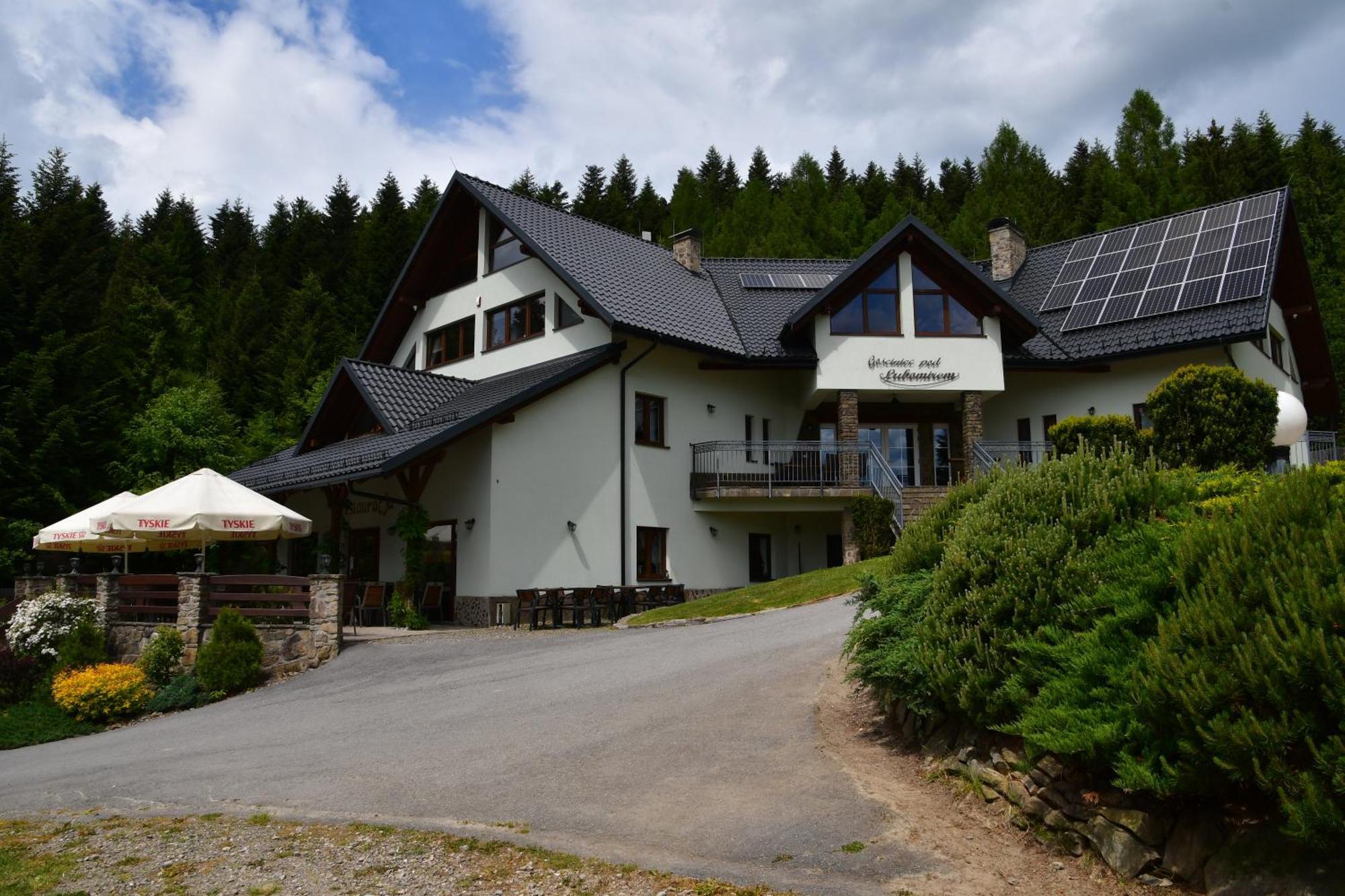 Gosciniec Pod Lubomirem Bed & Breakfast Weglowka  Bagian luar foto