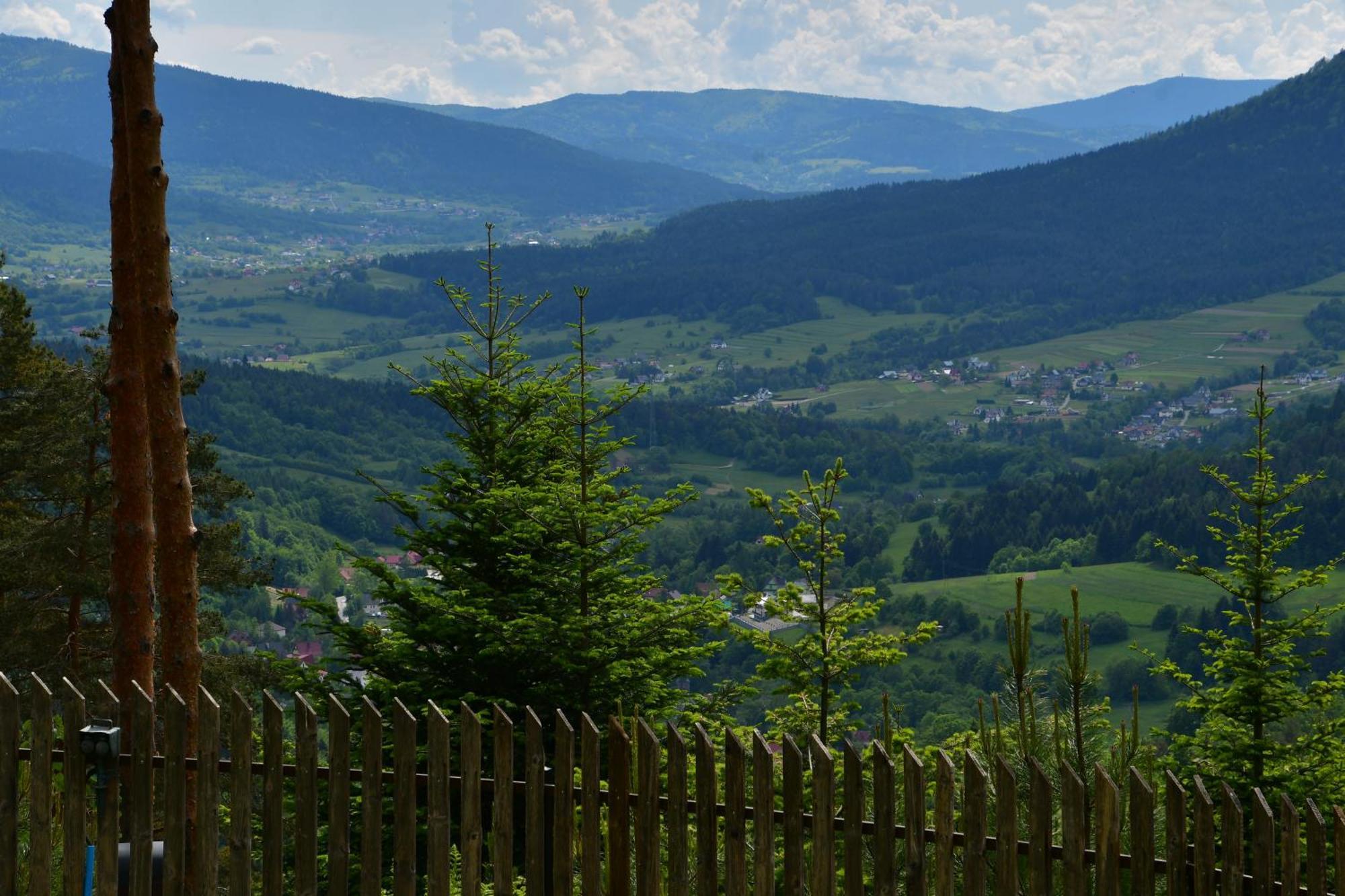 Gosciniec Pod Lubomirem Bed & Breakfast Weglowka  Bagian luar foto